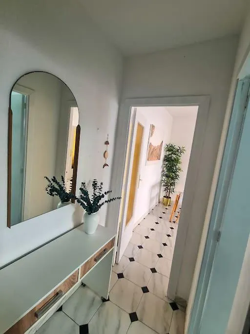 Nice Beachside 2-Bd Apt Near Barcelona Cunit Διαμέρισμα