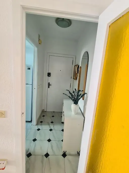 Nice Beachside 2-Bd Apt Near Barcelona Cunit