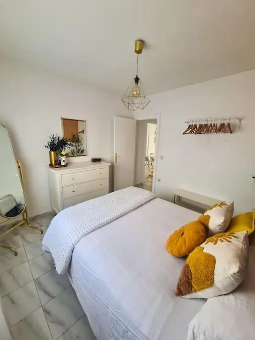 Nice Beachside 2-Bd Apt Near Barcelona Cunit Ισπανία