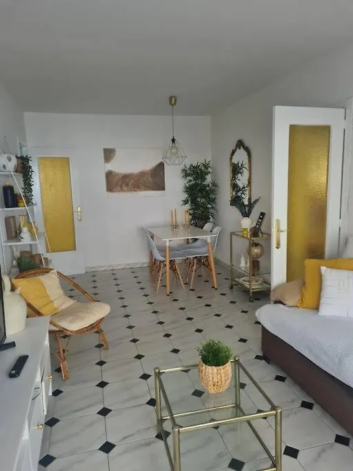 Nice Beachside 2-Bd Apt Near Barcelona Cunit 0*,