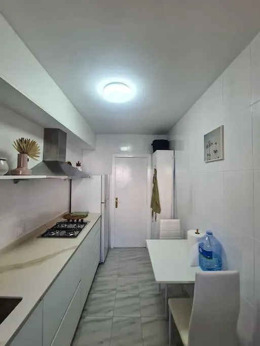 Nice Beachside 2-Bd Apt Near Barcelona Cunit Spanyolország